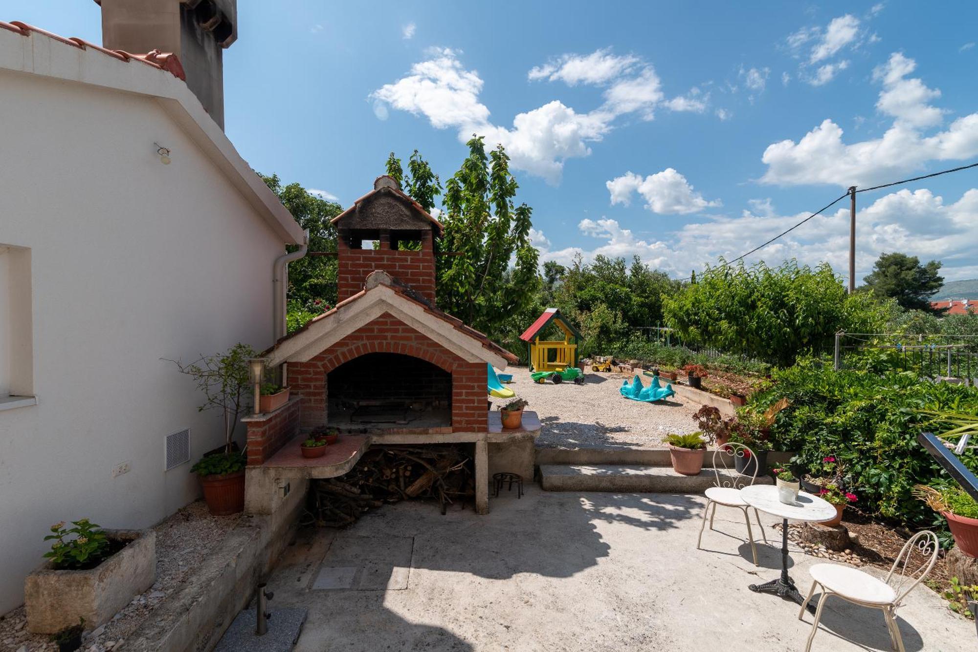 Apartments Brico - Heated Pool Trogir Exterior foto