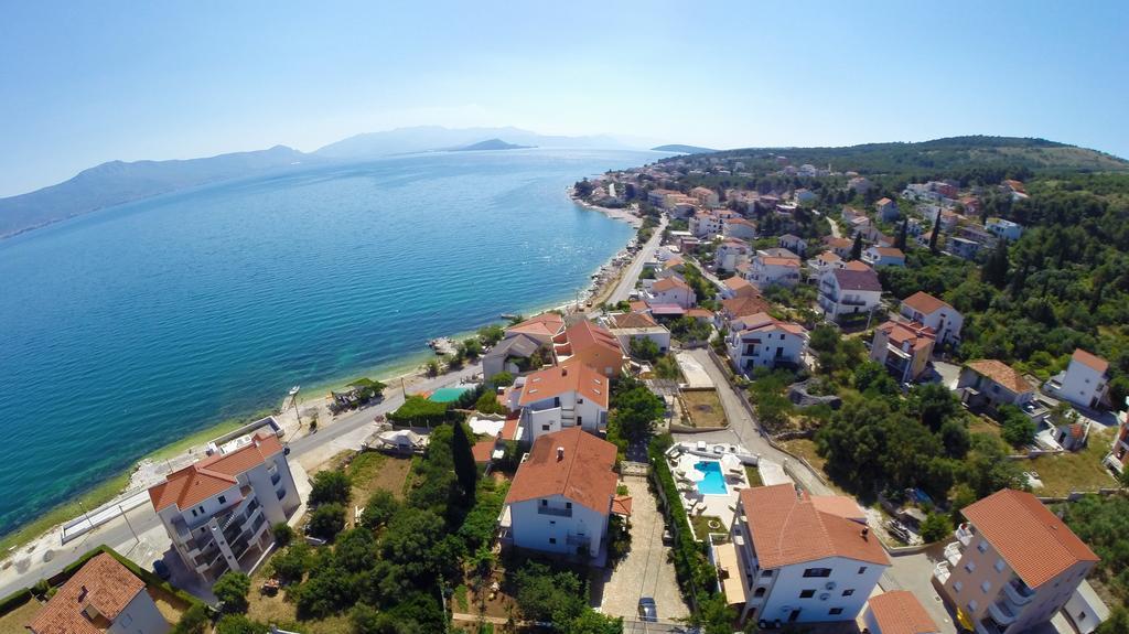 Apartments Brico - Heated Pool Trogir Exterior foto